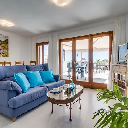 Seafront Apartment, 200m From Daire