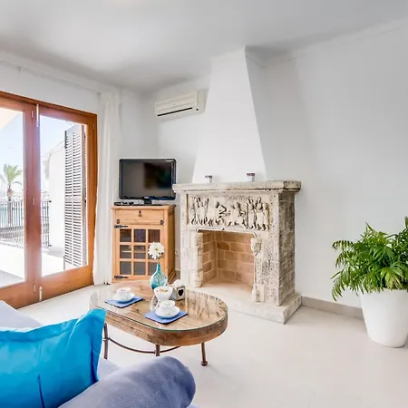 Seafront Apartment, 200m From Daire
