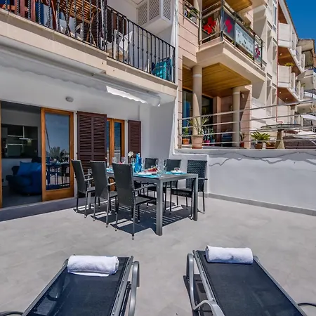 Seafront Apartment, 200m From Apartment Port d'Alcúdia