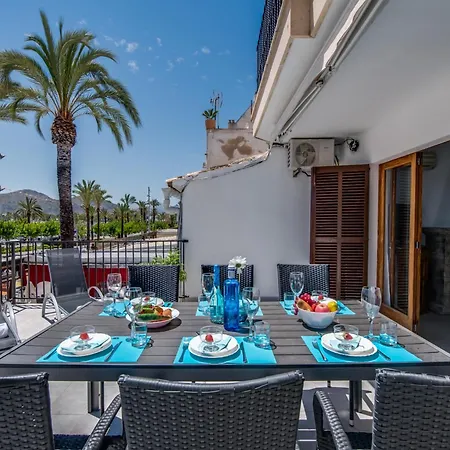 Seafront Apartment, 200m From * Port d'Alcúdia